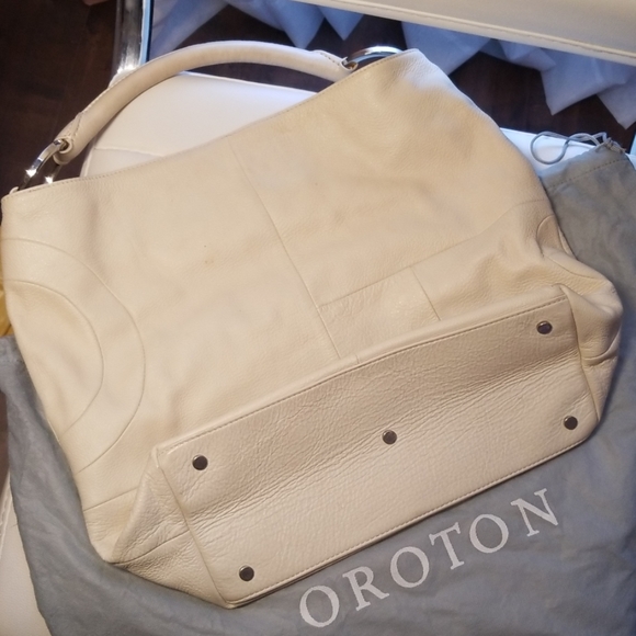oroton shoulder bags
